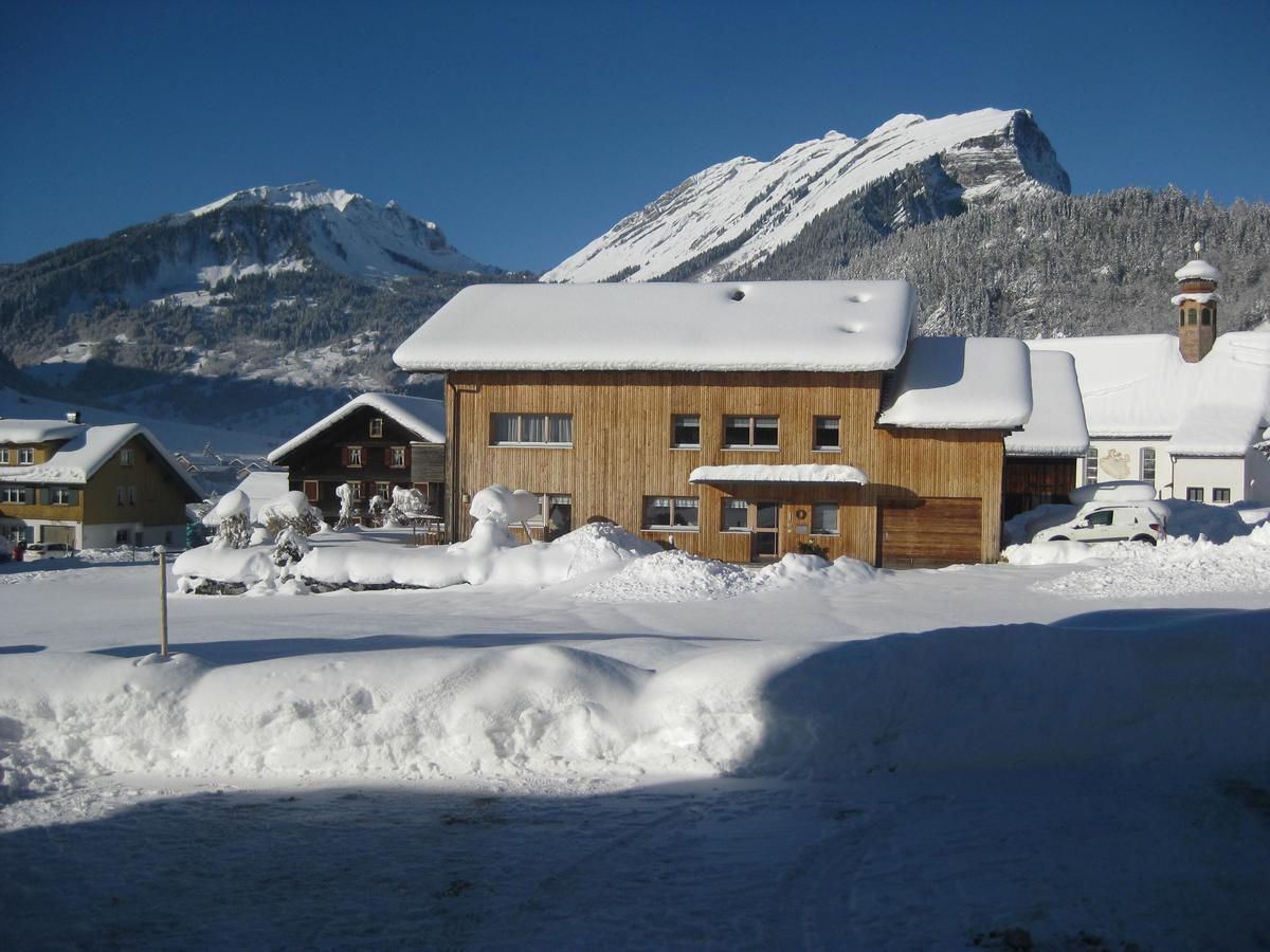 ホテル Haus Sonnseite Au (Vorarlberg) エクステリア 写真