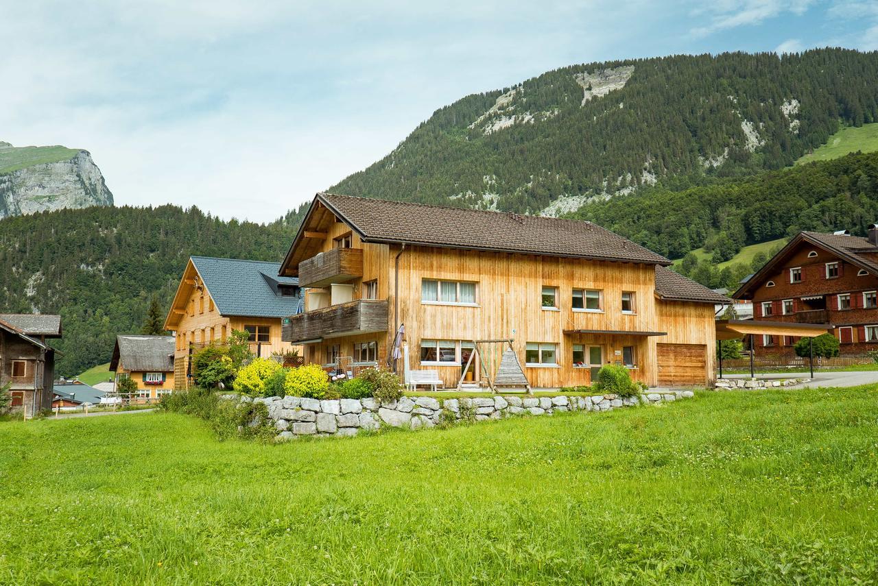 ホテル Haus Sonnseite Au (Vorarlberg) エクステリア 写真